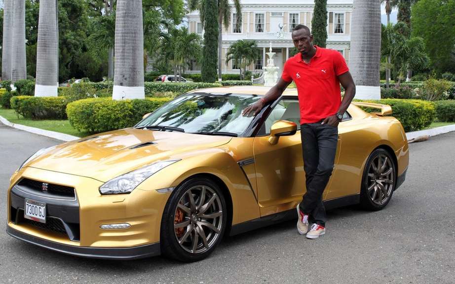 Nissan GT-R gold signed Usain Bolt
