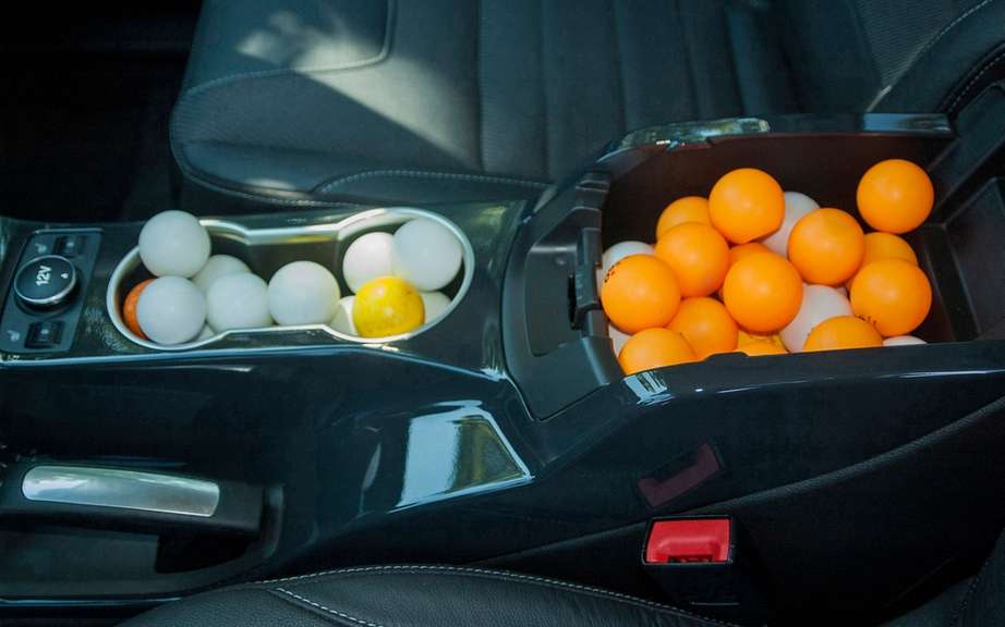 How Ford measurement space in the new Ford Escape? With ping-pong picture #2