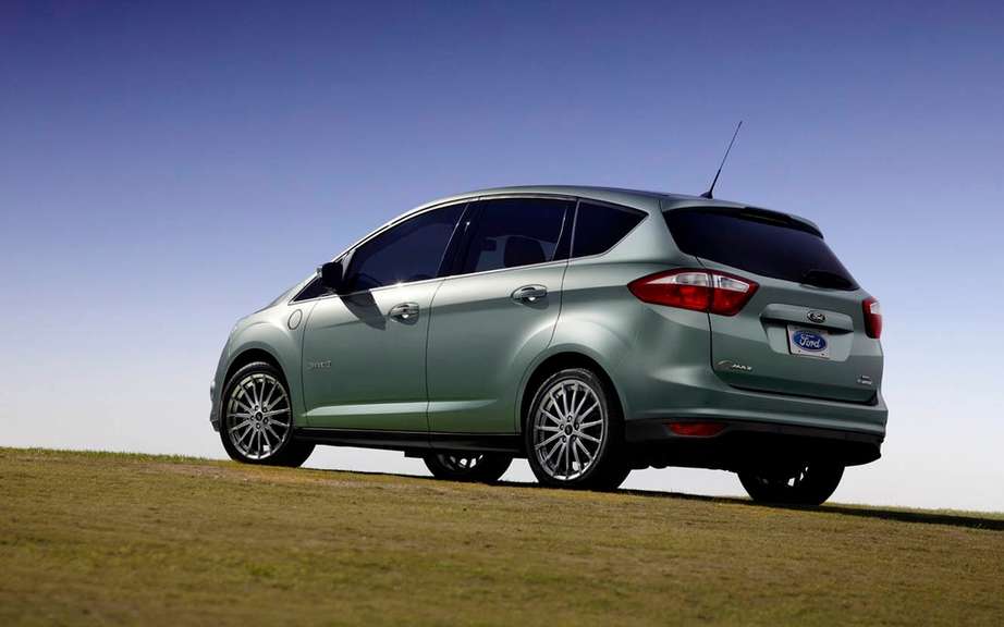 Ford C-MAX Hybrid 2013: it can travel 917 km with a full tank of gas picture #3