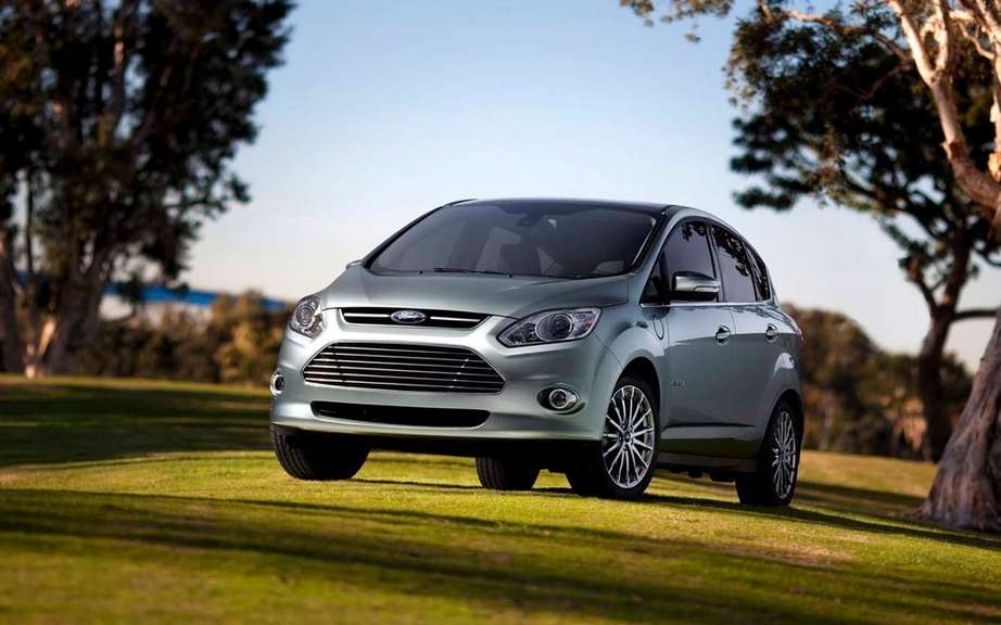 Ford C-MAX Hybrid 2013: it can travel 917 km with a full tank of gas picture #4