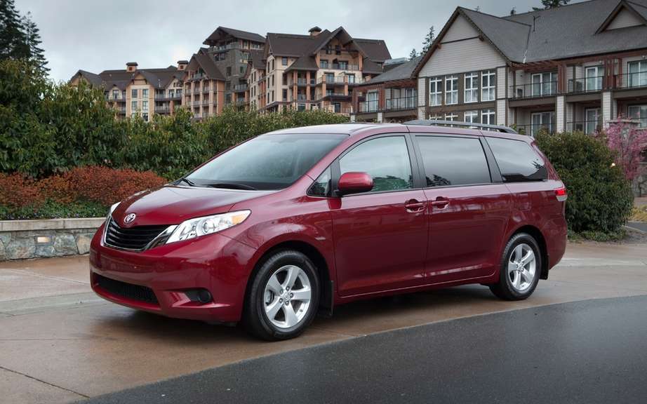 Toyota Sienna 2013: from $ 28,140 picture #1