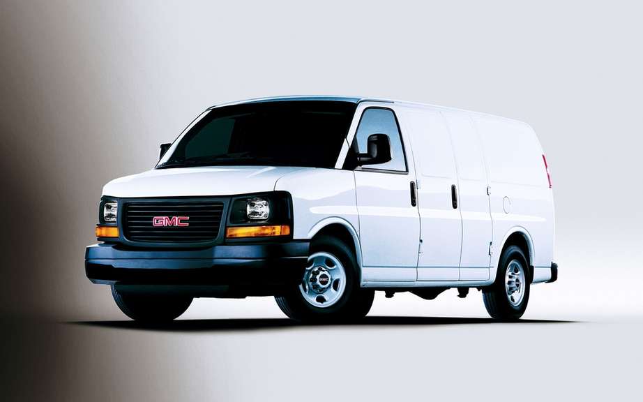 GM recalls 10,000 commercial vans picture #2