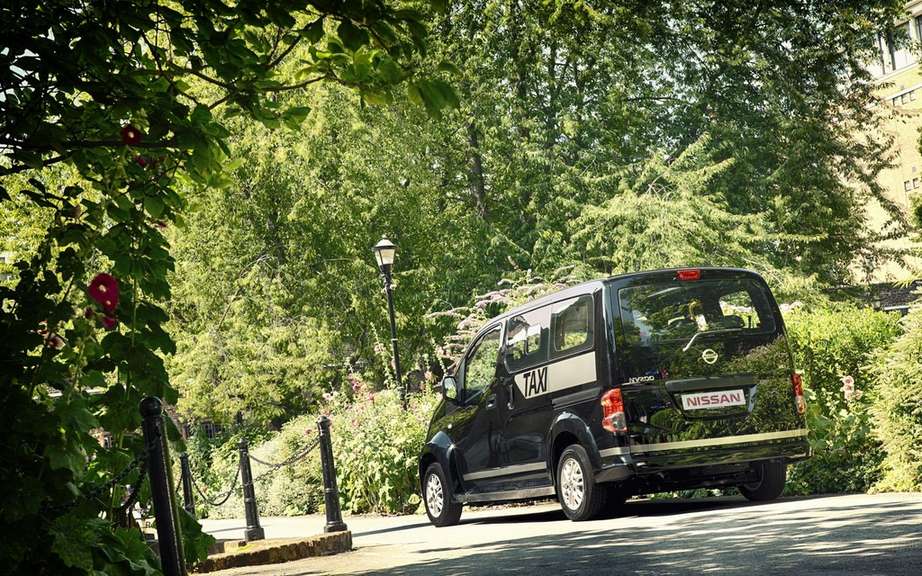 Nissan presents its London taxi picture #4