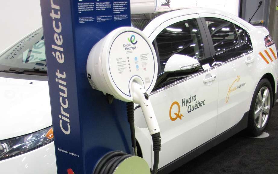 The electric circuit think vacationers who own an electric vehicle picture #3