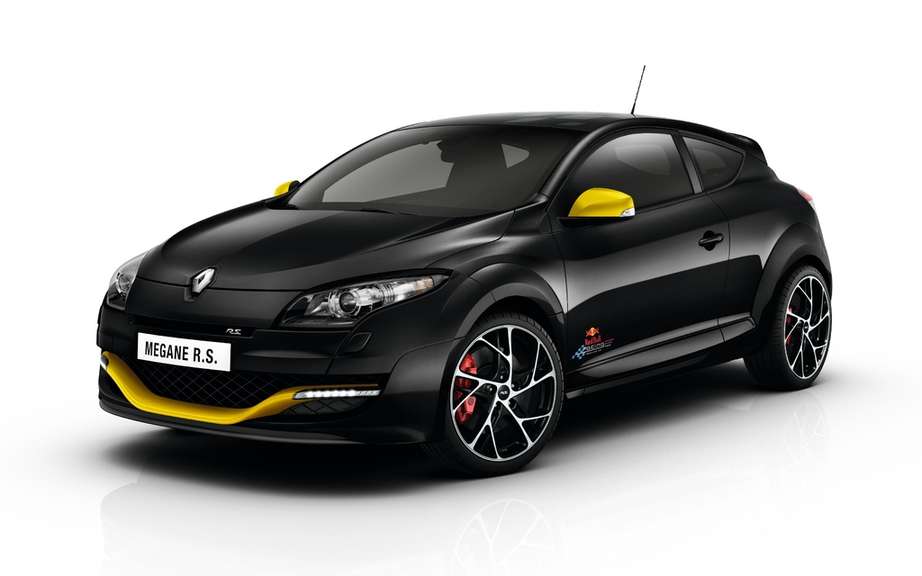 Renault Megane RS Bull Racing RB7: All genes of athletic performance picture #2