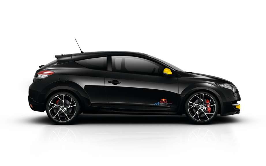Renault Megane RS Bull Racing RB7: All genes of athletic performance picture #3