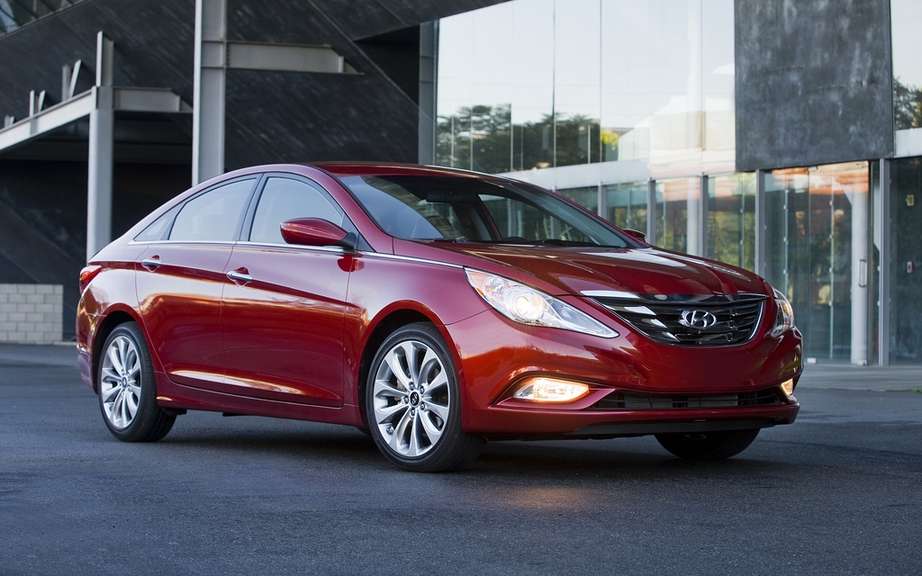 Hyundai recalls 200,000 Santa Fe and Sonata models picture #2