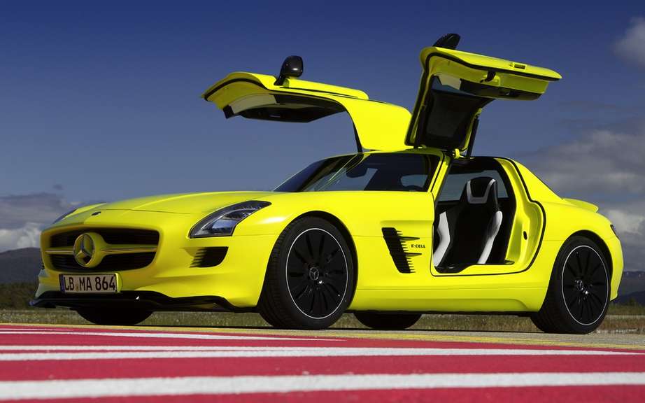 Mercedes-Benz SLS AMG E-Cell Roadster: after the cut? picture #1