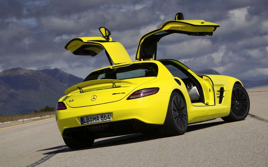 Mercedes-Benz SLS AMG E-Cell Roadster: after the cut? picture #2