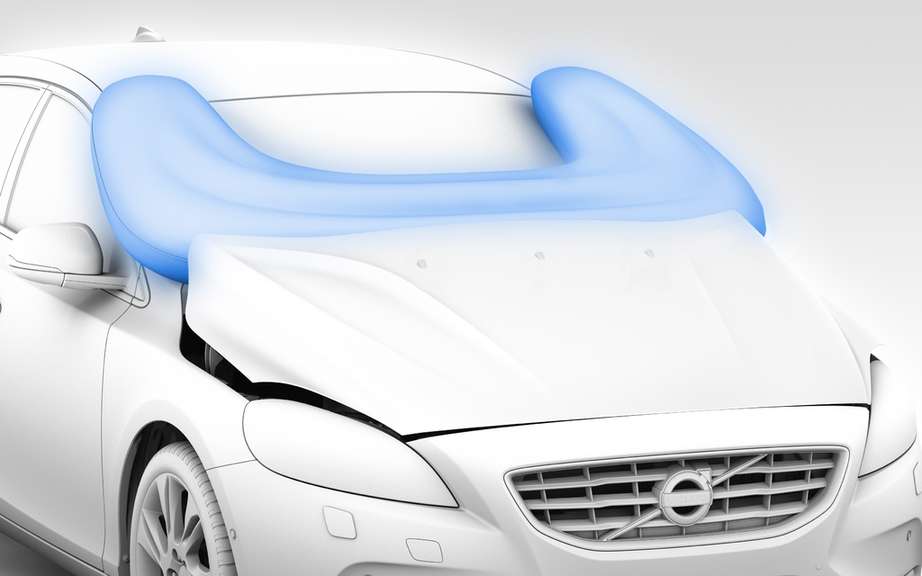 Volvo presents its pedestrian airbag