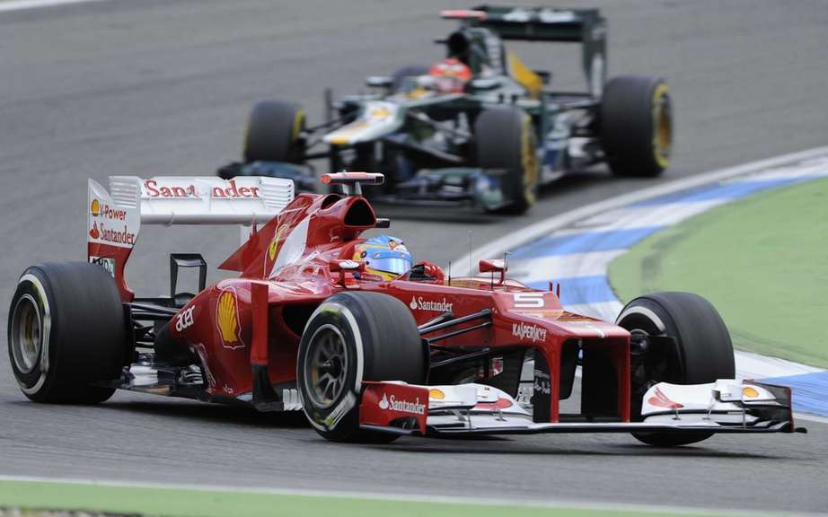Fernando Alonso solid leader in mid-season in Formula 1