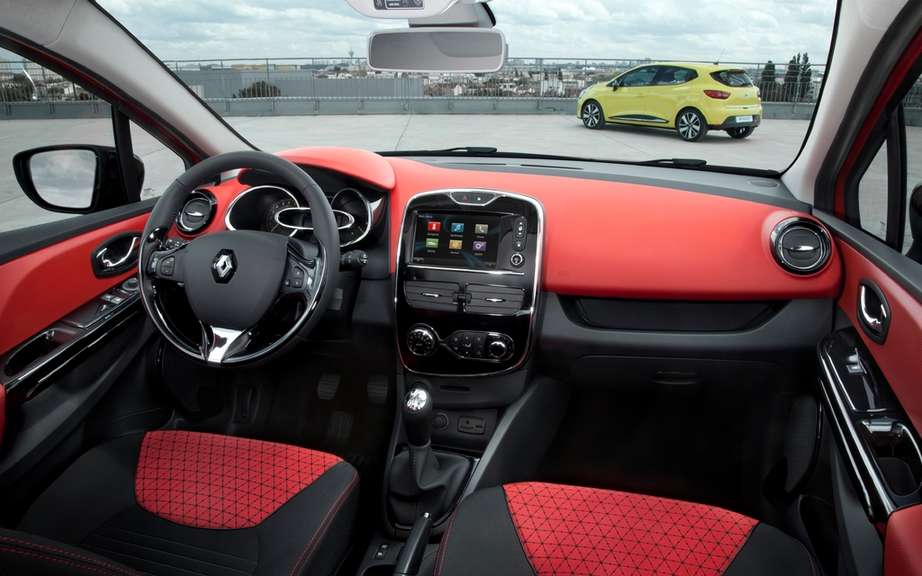 Renault Clio 2012: a sudden heart design and a concentrate of innovations picture #4