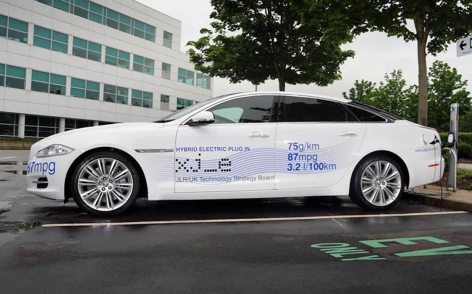 Jaguar XJ-e: first plug-in hybrid