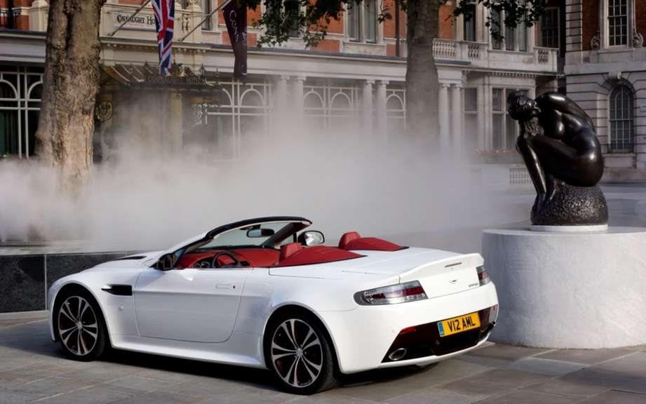 Aston Martin V12 Vantage Roadster: 101 for Preferred picture #2