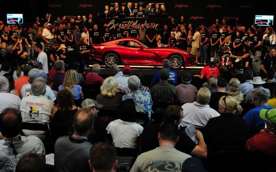SRT Viper: $ 300,000 for the very first picture #2
