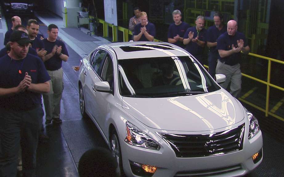 Nissan assembles its first 2013 Altima