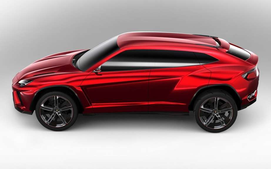 The Lamborghini Urus is built in Slovakia picture #7