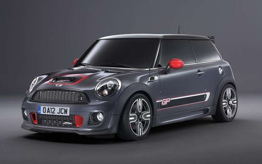 Mini John Cooper Works GP: pay attention to your back! picture #1