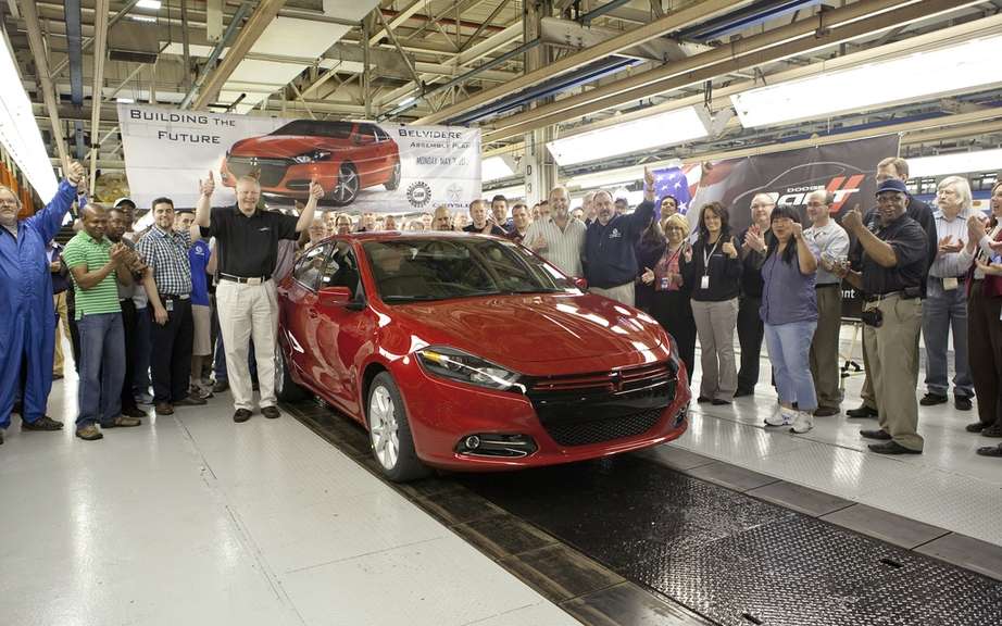 2013 Dodge Dart: a first car leaves the factory Belvidere picture #1