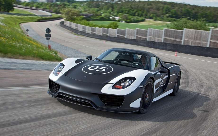 Porsche 918 Spyder prototypes that are having ac ur joy? picture #4