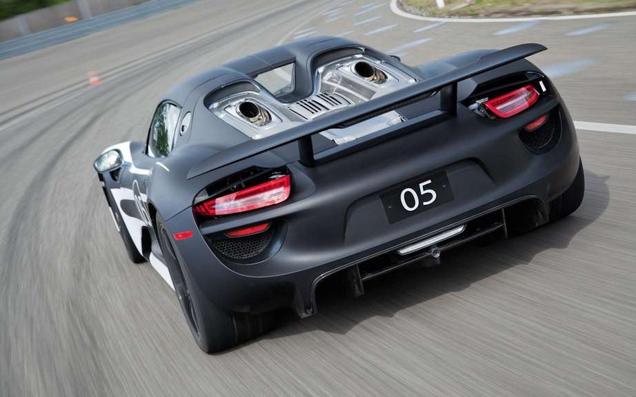 Porsche 918 Spyder prototypes that are having ac ur joy? picture #5