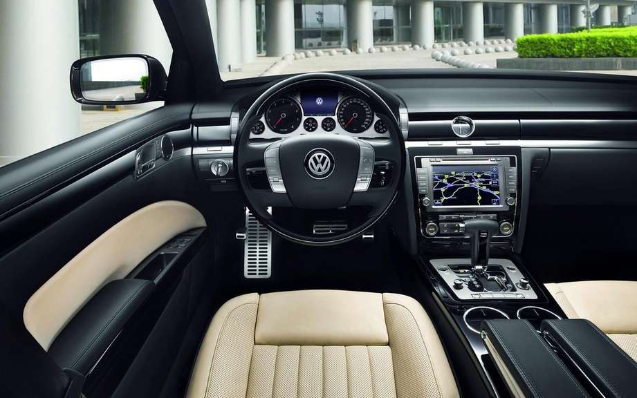 Volkswagen Phaeton: saved by China picture #5