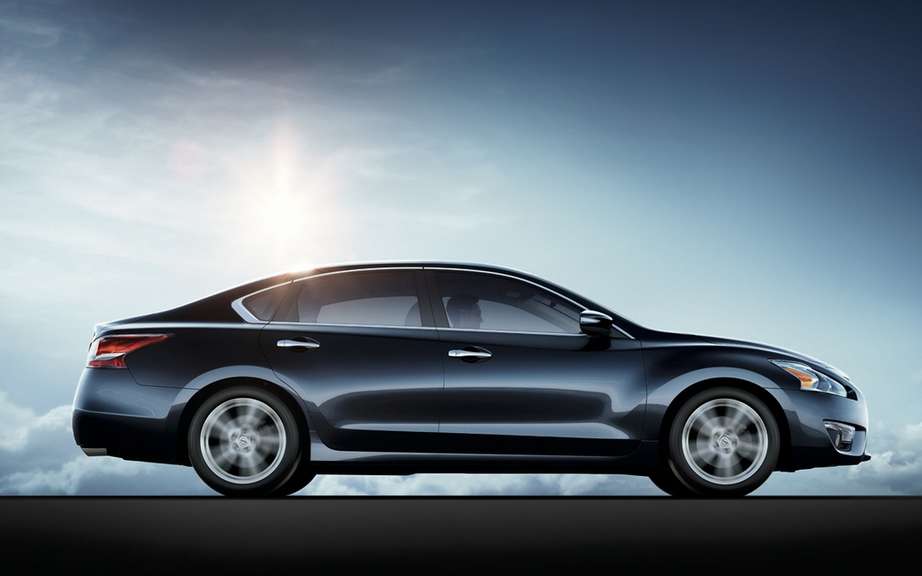 Nissan Canada unveiled the price of its Altima sedan 2013 picture #3