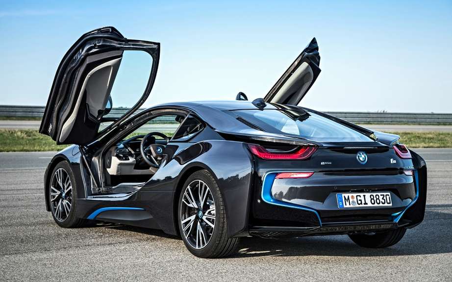 BMW i8: Less fuel, more lasers picture #3