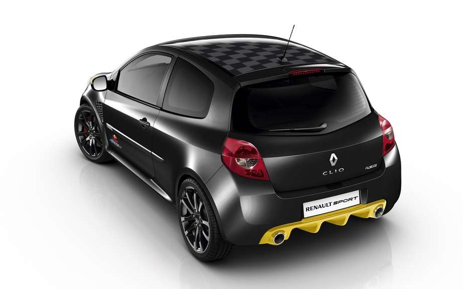Renault Clio RS Red Bull Racing RB7: the quintessential sports picture #4