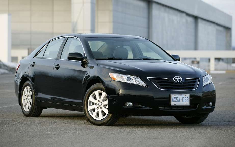 Toyota Canada announces voluntary safety campaign involving certain vehicles Camry, Venza and Tacoma picture #1
