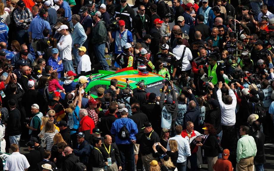 Many NASCAR races at Daytona ... but 500,000 are waiting!