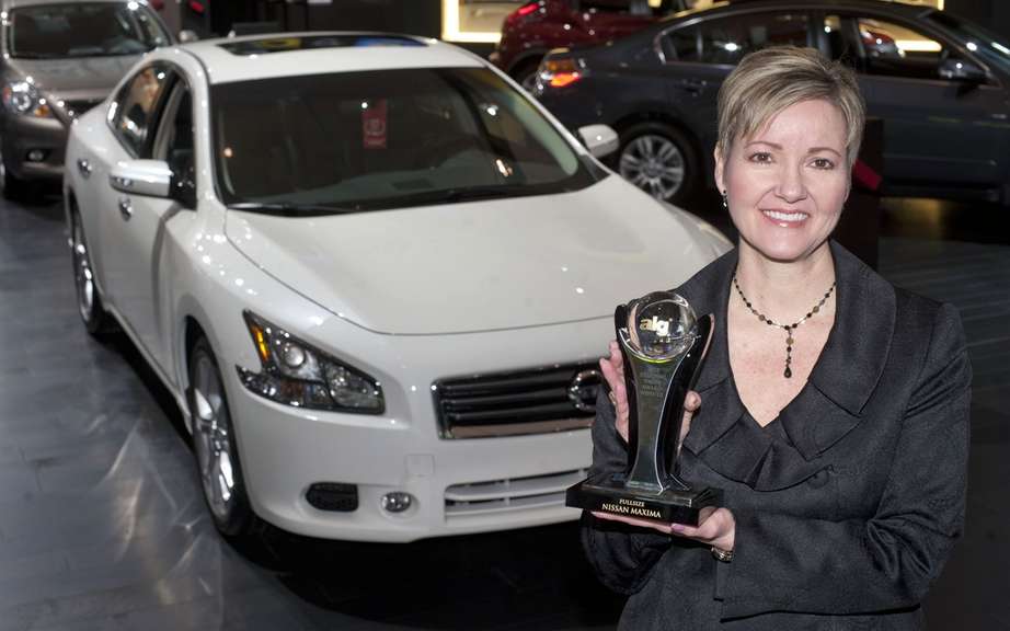 Nissan wins two awards for Best ALG residual value in 2012