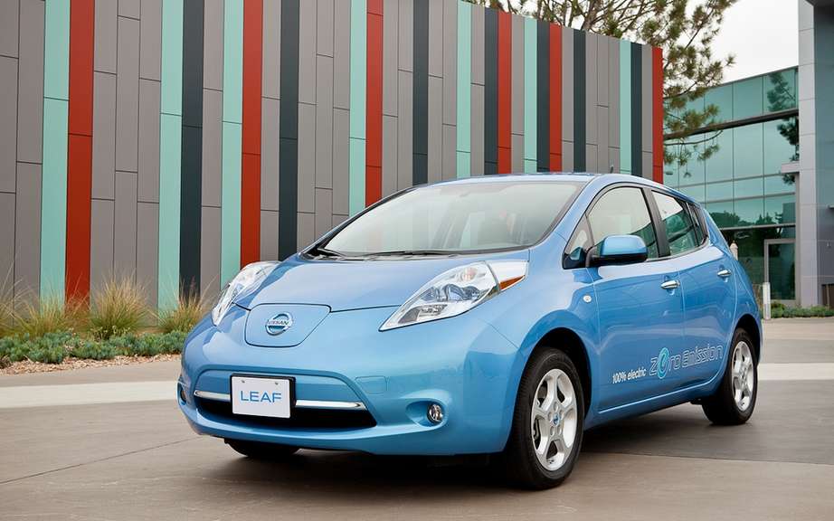 2012 Nissan LEAF: honoree by Natural Resources Canada