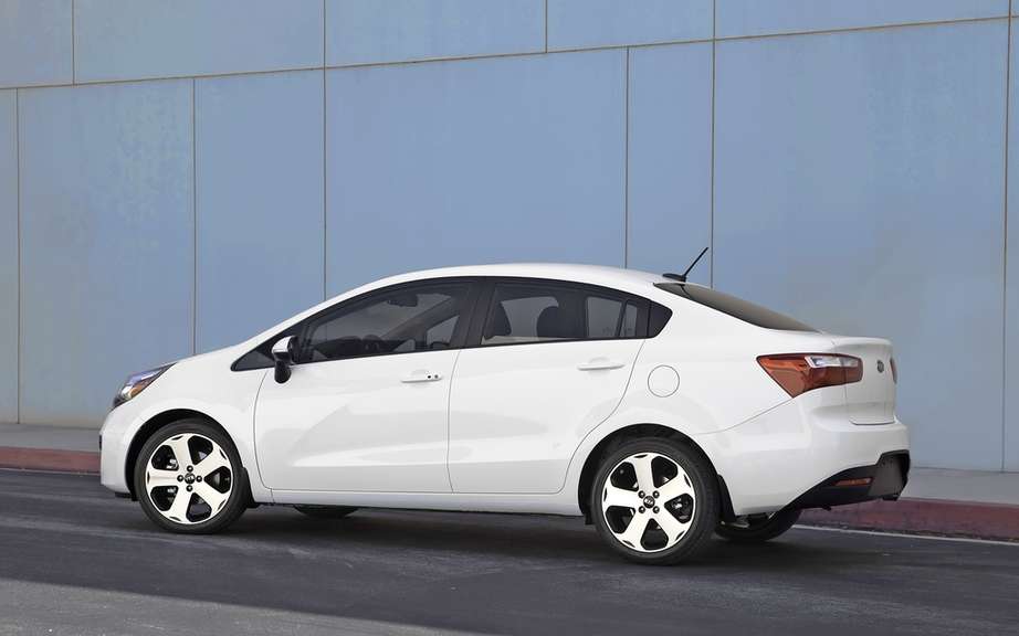 Kia Rio sedan 2012: from $ 13,795 picture #2