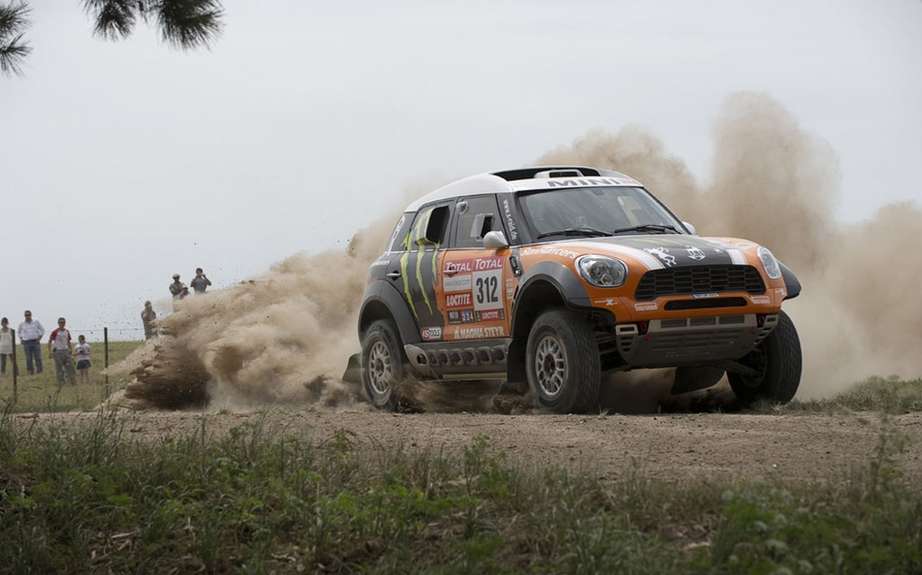 Mini dominate the first stage of the Dakar Rally-Raid picture #1