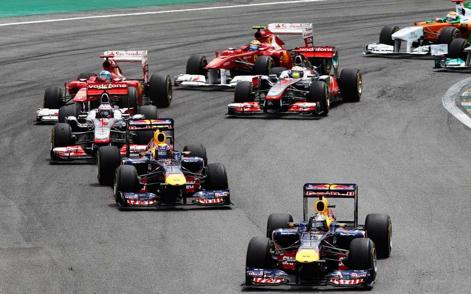 Mark Webber won the last F1 Grand Prix of the 2011 season picture #2