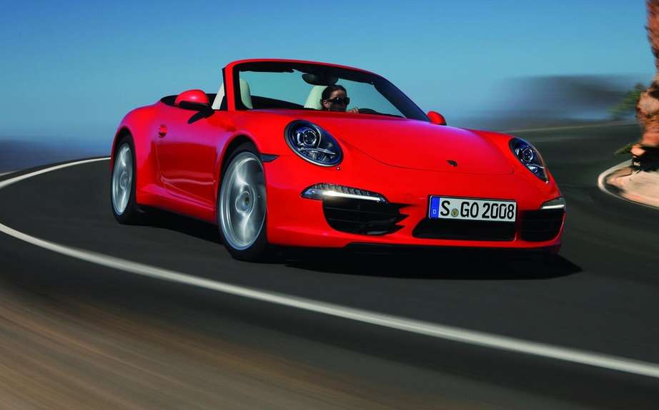 Porsche 911 Cabriolet 2012: With hood type cutting picture #2