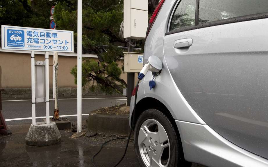 Mitsubishi i-MiEV 2012: Finally available in Canada picture #3