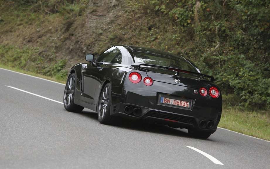 Nissan GT-R 2013: All that for 20 more horsepower picture #2