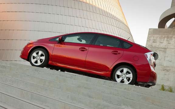 Toyota Prius 2012: From simple retouching picture #3