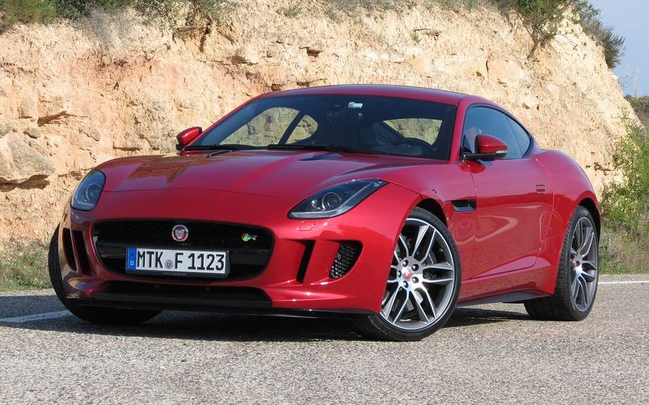 Jaguar F-Type Coupe featured at Super Bowl picture #1