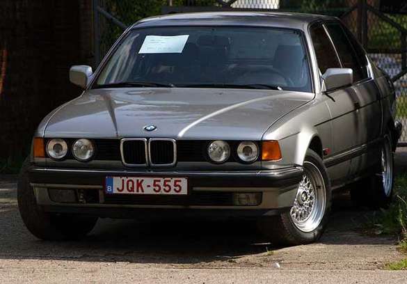 BMW 730i #7958421