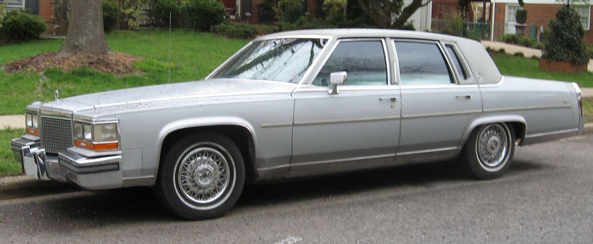 Cadillac Brougham #8778546