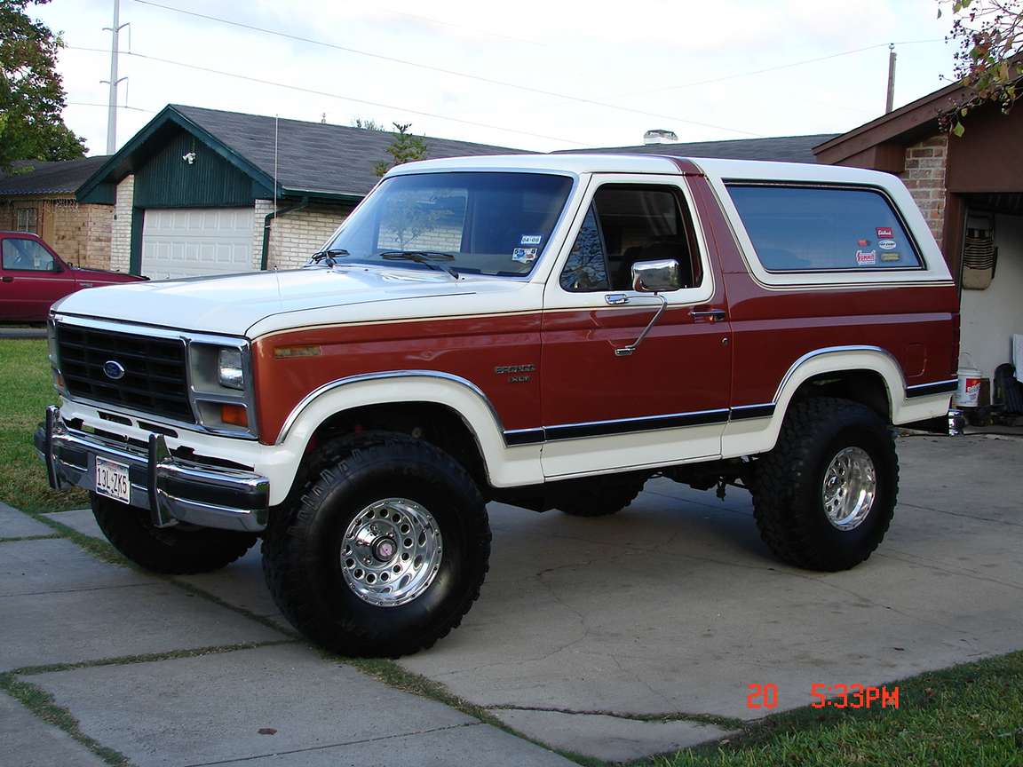 Ford Bronco #8901320