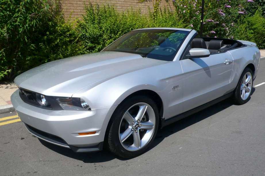 Ford Mustang Convertible #8430842