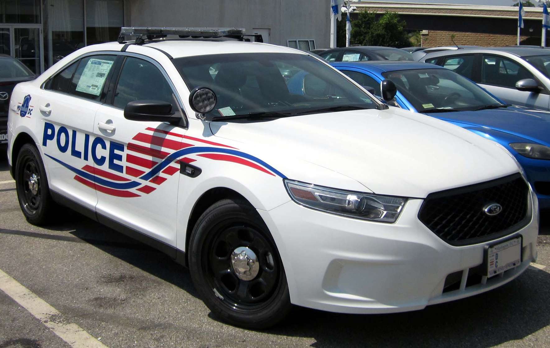 Ford Police Interceptor #7639783