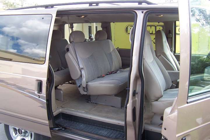 GMC Safari #7163884