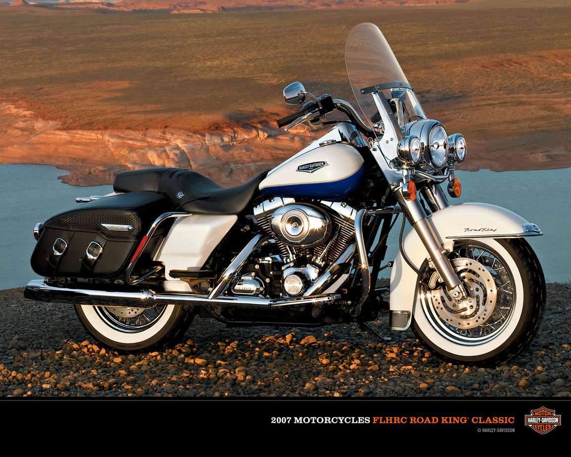 Harley-Davidson Road King Classic #8885952