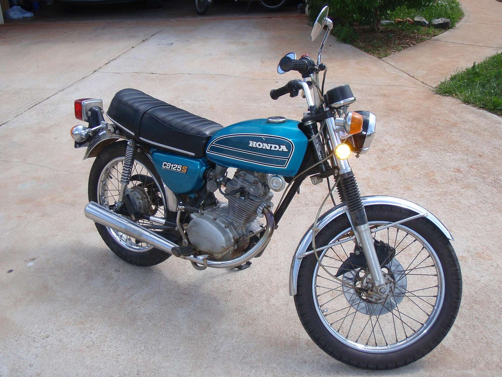 Honda CB 125 #8361376