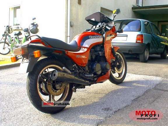 Kawasaki GPZ 750 #7238741